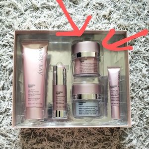Mary Kay Timewise Repair Volu-Firm Day Cream SPF30